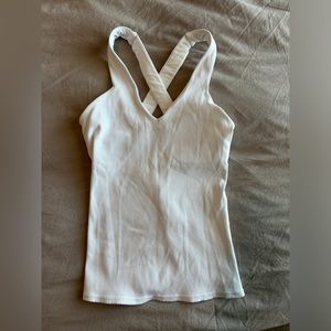 Alo Yoga Elevate Tank in White (Size M/8-10)